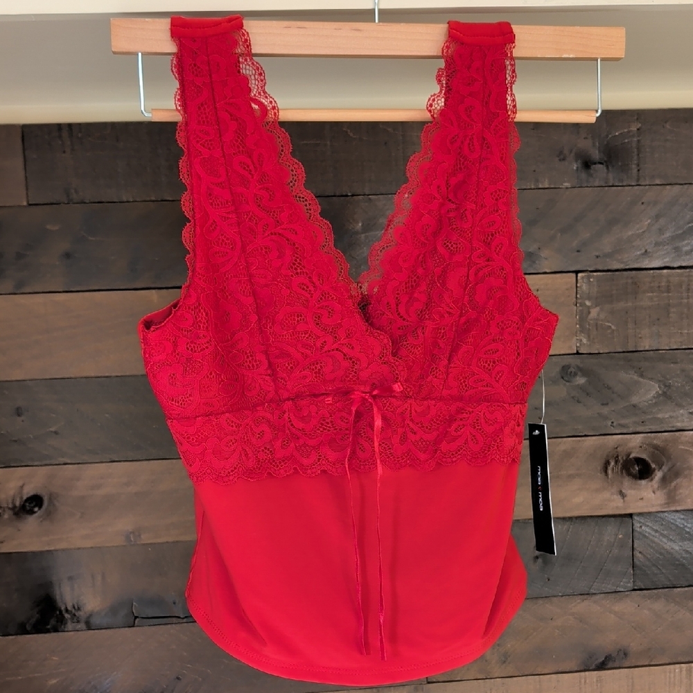 Moa Moa Vibrant Red Top
